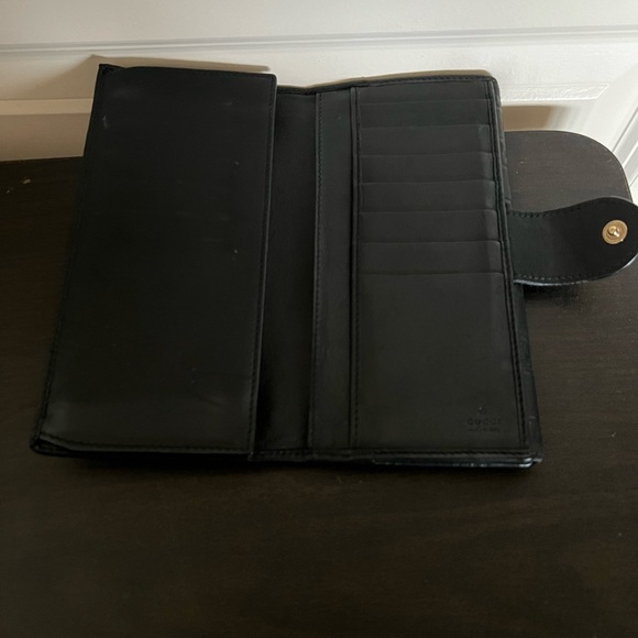 Gucci Emily horsebit bag comes with free gift.  Box not included. - Picture 7 of 14